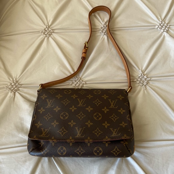 Louis Vuitton Handbags - Louis Vuitton musette tango with free gift fashion bag charm keychain.